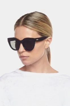 Le Specs Air Heart Sunglasses -Jewelry Accessories 1cde7506 83a3 45d0 91d1 ccc6351bd5ce 8fbe09be 3be9 43ae b4fb 990159c309ab