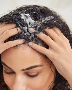 CUVÉE BEAUTY GoBalm™ - Solid To Liquid Shampoo -Jewelry Accessories 29768212 7018 413c a761 98f5aa3744c0