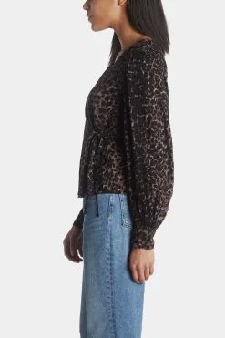Vero Moda Kittie Long Sleeve Wrap Top 11 Vero Moda Kittie Long Sleeve Wrap Top -Jewelry Accessories 4a5b4aa5 a2c6 4474 ba11 d6d02652a9e0