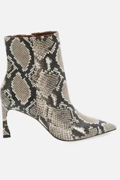 BCBGMAXAZRIA Pia Shootie -Jewelry Accessories 6479e4d6 fa2b 4f2e bdfa 307fbadce27a