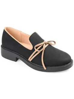 Journee Collection Eilien Flat