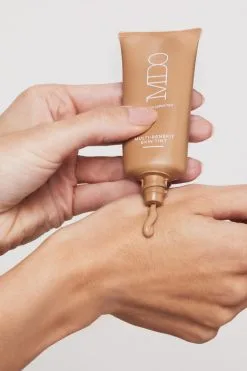 MDO Simon Ourian M.D. Multi-Benefit Skin Tint -Jewelry Accessories c2d036d6 92d2 4286 a360 5912eb73ab09 d6e712f3 a644 4f1d b729 b1f38761c6cf